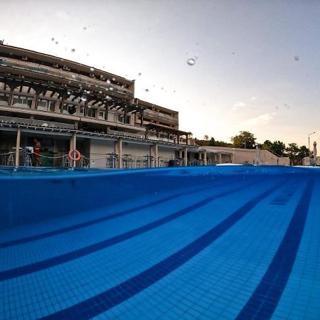 Plotini Hotel Dhidhimotikhon Екстериор снимка