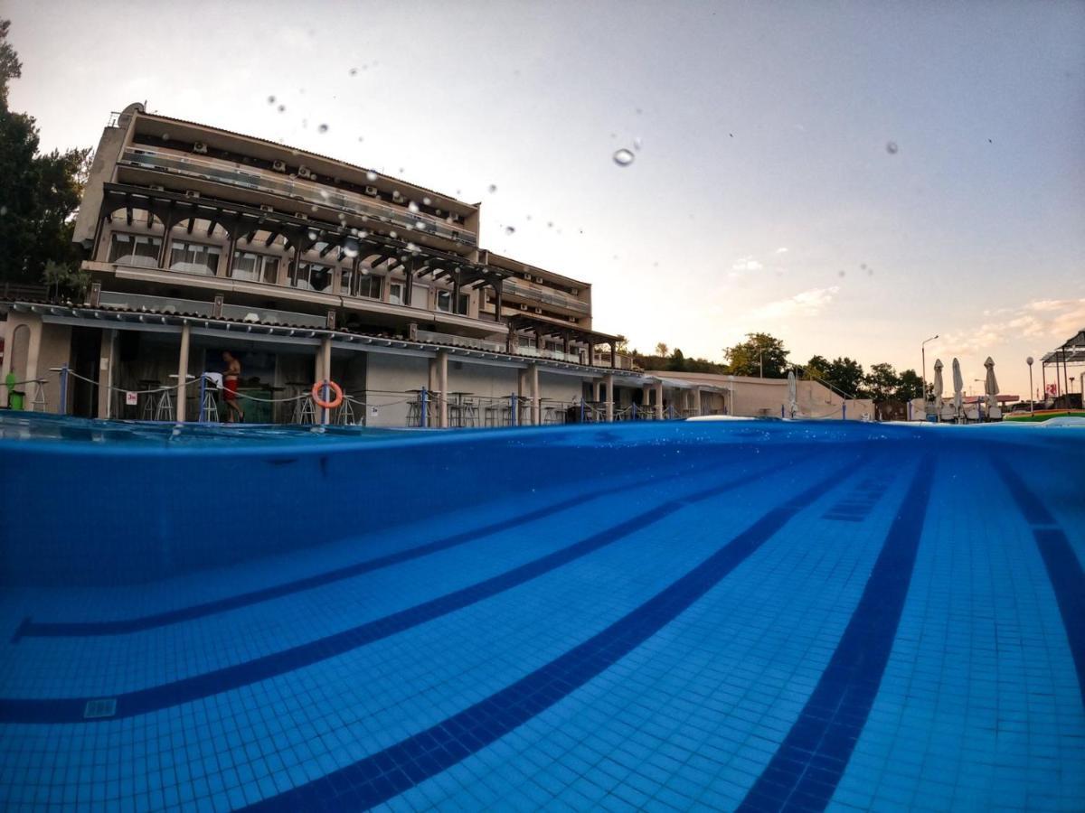 Plotini Hotel Dhidhimotikhon Екстериор снимка