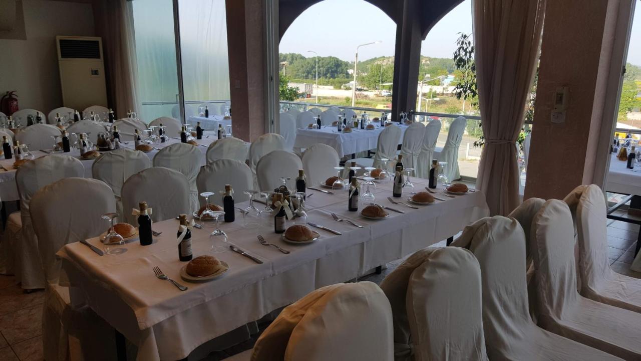 Plotini Hotel Dhidhimotikhon Екстериор снимка