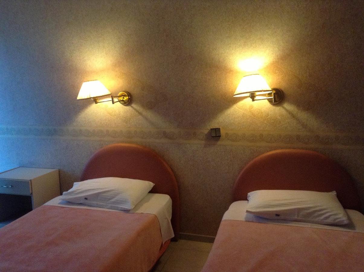 Plotini Hotel Dhidhimotikhon Стая снимка