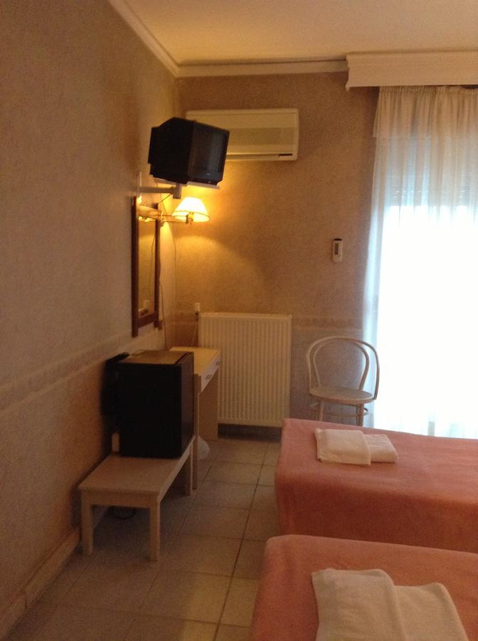 Plotini Hotel Dhidhimotikhon Стая снимка